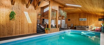 Luxe Paradise - Indoor Pool, Hot tub, Sauna, Gym, Games