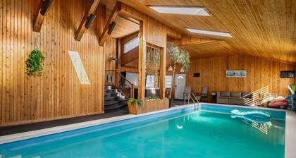 Luxe Paradise - Indoor Pool, Hot tub, Sauna, Gym, Games