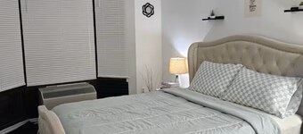 Modern 3‑Bedroom Apartment in Prime Pickering Location
