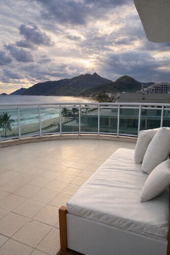 LUXURY penthouse 6 people seafront pedra do pontal