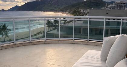 LUXURY penthouse 6 people seafront pedra do pontal