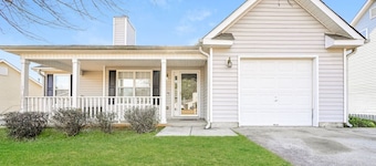 Sleek Home, WiFi, Pet-Friendly, Near Arabia Mtn