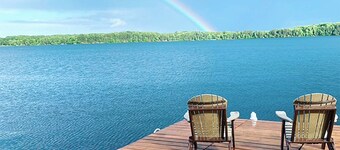 4BR Lakefront Cabin on Big McKenzie~Boathouse Bar, Dock, Pontoon Avail, Fire Pit