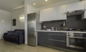 Fridge, oven, stovetop, dishwasher - Welcome to Bari Sky Terrace (Bari)