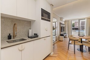 Fridge, microwave, oven, stovetop - Dolce Vita | Easy Living on the Atlantic Seaboard (Cape Town)