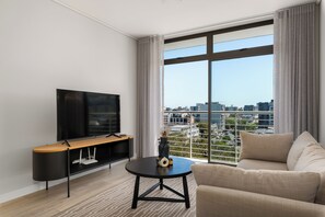 TV - Stylish Sea Point Apartment (Cape Town)