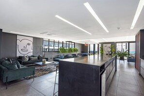Lobby - The Lineal | Luxury Living for Work and Leisure (Johannesburg)