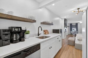 Fridge, microwave, dishwasher, coffee/tea maker - Mystic Inn Suite #1– Stylish Modern Studio Near Downtown & Train Station (Stonington)
