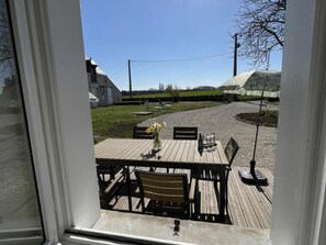 تناول الطعام بالخارج