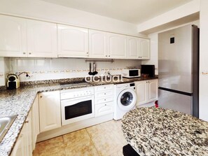 Fridge, microwave, oven, dishwasher - House with private garden, quiet and comfort - 6 guests (Platja d'Aro)