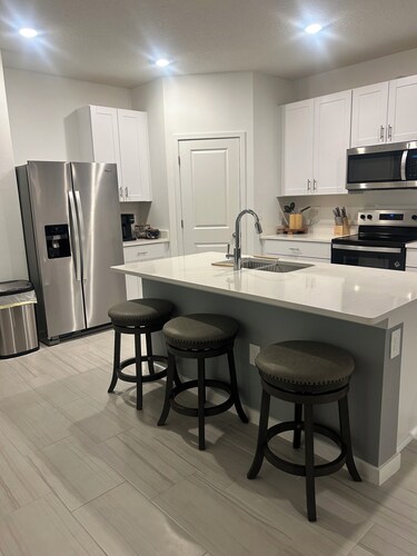 A Beautiful Luxurious Oasis 3 Bedroom 2 Bathroom Home in Jacksonville