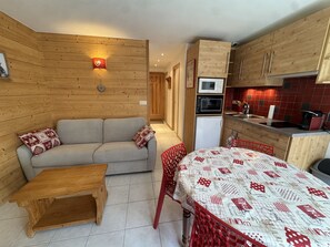 Interior - Studio cabin in the center - 4 guests (Les Carroz d'Arâches)