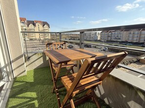 Outdoor dining - Charming cabin studio - 2 guests (Cucq-Stella Plage)