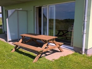 Outdoor dining - Ground floor studio with open terrace (Wimereux)
