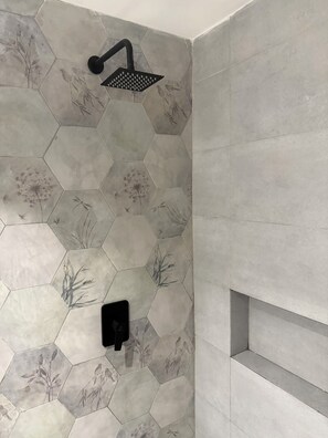 Shower, hair dryer, towels, soap - Aerobeach Apartments (Cartagena de Indias)