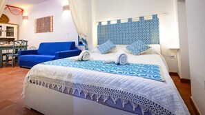 1 dormitorio, tabla de planchar con plancha, wifi gratis y ropa de cama