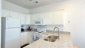 Fridge, microwave, oven, stovetop - Sunny River Oaks Retreat  2BR Golf Condo (Myrtle Beach)