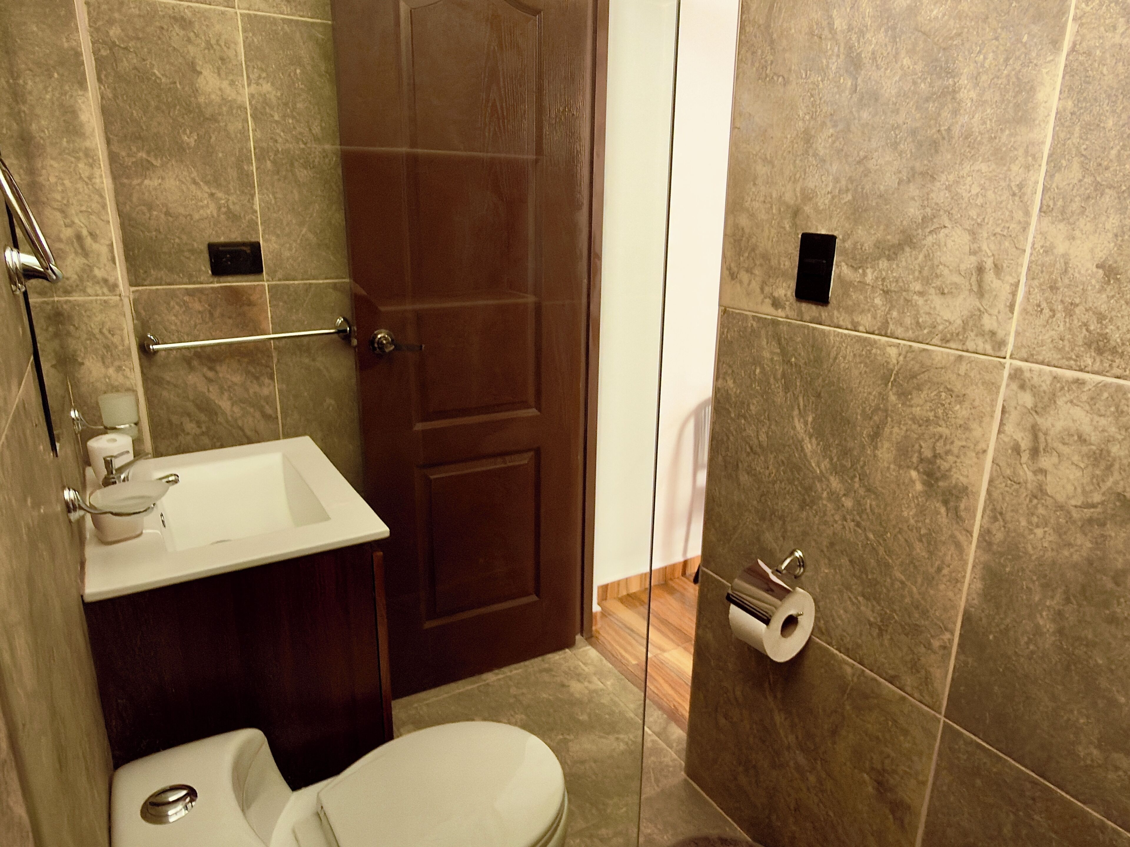 Habitación Confort, vistas al patio | Baño