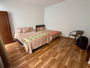Habitación Confort, vista al patio | Wifi gratis 