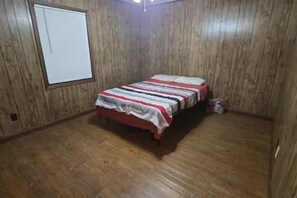 2 bedrooms, iron/ironing board, travel cot, free WiFi - Cozy 2-bedroom house in beautiful Lake Charles with AC (Lake Charles)