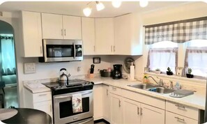 Private kitchen - Newly listed!
The Mermaid House - 
Cozy, Charming and Private in Cape May County (Lower Township)