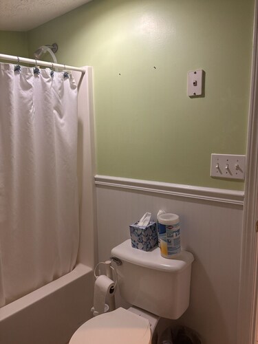 Cozy studio in amazing Fayetteville with AC, pool,close to Trilith movie studios