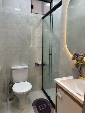 Bathroom - Vrbo Property (Paraty)