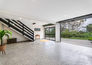 Interior - 3 Bedrooms Vista Point Sanctuary (Burleigh Heads)