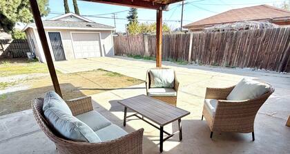 Adorable 1-bedroom house with AC near Fairgrounds and Downtown