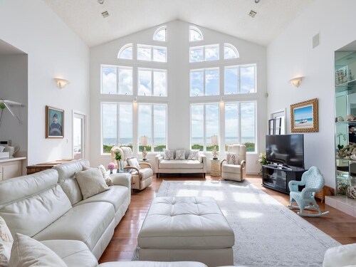 Beach Front. Water Views. Inground Pool.
