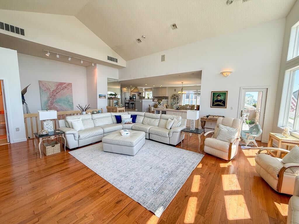 Beach Front. Water Views. Inground Pool. - Cape May, NJ
