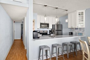 Fridge, microwave, stovetop, coffee/tea maker - Oceanfront 2 Bedroom-Sleeps8-Balcony-Laundry-WiFi (Ocean City)