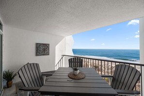 Outdoor dining - Oceanfront 2 Bedroom-Sleeps8-Balcony-Laundry-WiFi (Ocean City)