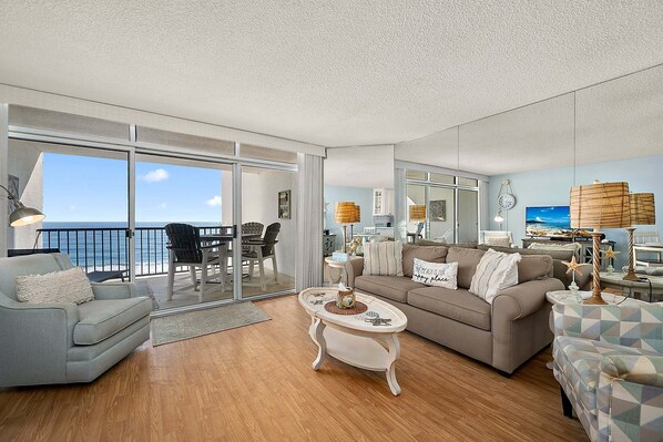 Smart TV - Oceanfront 2 Bedroom-Sleeps8-Balcony-Laundry-WiFi (Ocean City)
