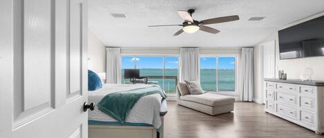 4 bedrooms, desk, iron/ironing board, free WiFi