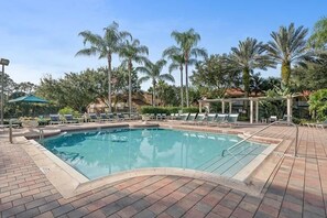 Beheizter Pool