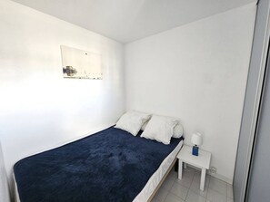 1 camera