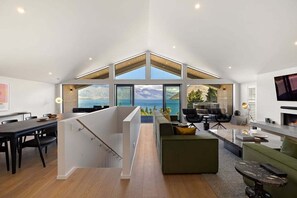 Interior - Aspen View | Hot Tub | Lake View | Luxury (Queenstown)