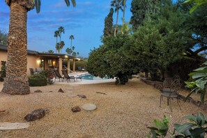 Pool - Golden Desert Getaway | Pool + Fire pit (Scottsdale)