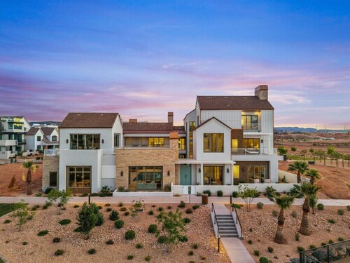 Rockaway Retreat | Sleeps 52+ | Pool • Golf Simulator • Theater • Sauna • Rooftop Decks
