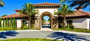 Exterior - 20 min to Disney , Epic , Star Wars , Gameroom ,Pool Luxe dw7 (Davenport)