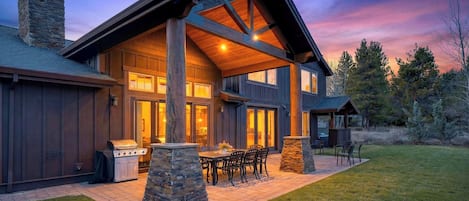House (6 Bedrooms) | Interior