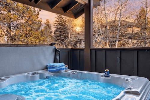 House (6 Bedrooms) | Interior