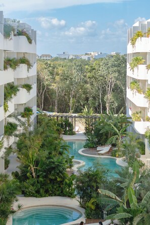 4 outdoor pools - Elements Condos (Tulum)