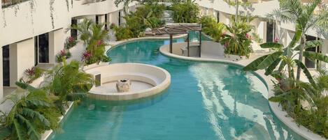 4 udendørs pools