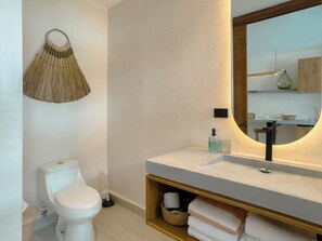 Deluxe Studio | Bathroom | Shower, towels, soap, shampoo - Elements Condos (Tulum)