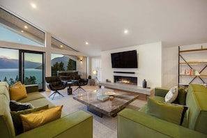 Living area - Aspen View + The Hideaway | Sleeps up to 12 guests (Queenstown)