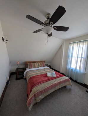4 bedrooms, travel cot, free WiFi, bed sheets
