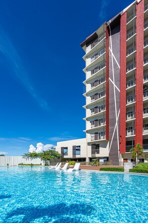 Pool - La Maison (Lapu-Lapu)