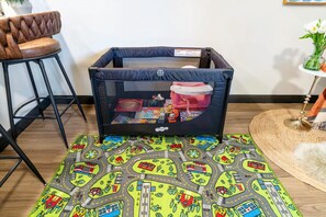 Children’s area - Designer Apt: Walk to Busch Stadium, Free Parking (St. Louis)